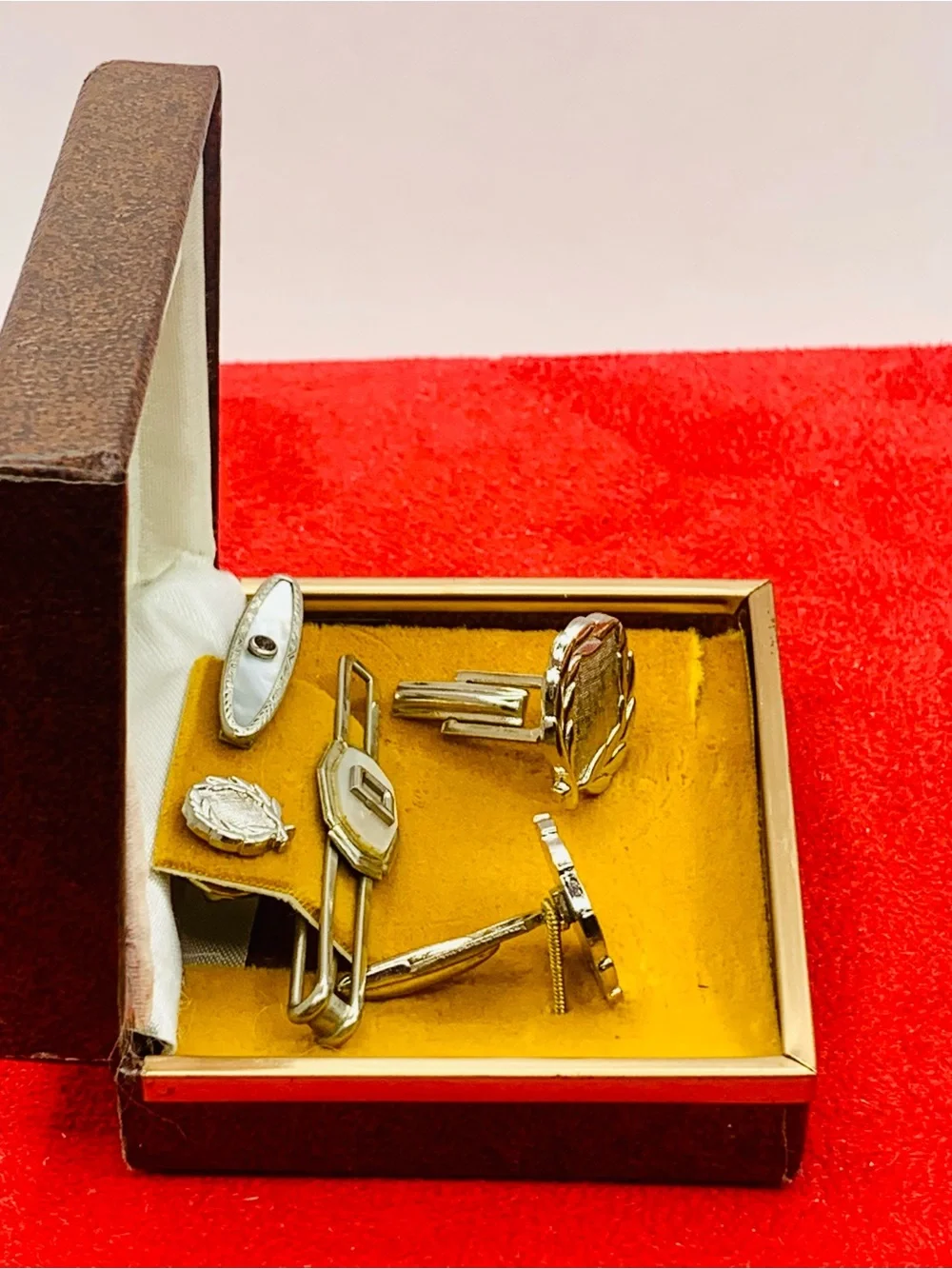 Vintage Men's Mother of Pearl Tie Bars & Olive Branch Cufflinks